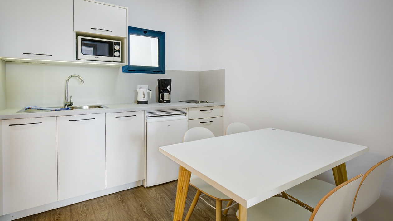 Apartment_Kitchen